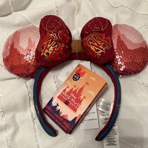 Minnie Mouse: The Main Attraction ears